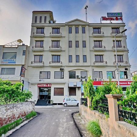 Vivo Hotels Jalandhar Bagian luar foto